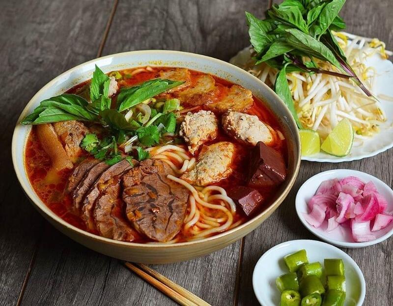 Bún bò Huế làm nao lòng thực khách bởi vị nước dùng đậm đà